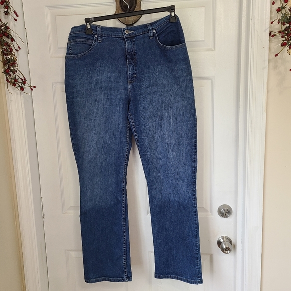 Riders by Lee Woman's Flex Stright Leg Jeans, Size: 18 Color: Blue - Picture 5 of 13